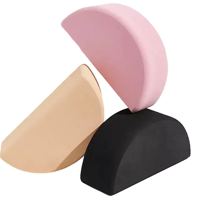 Blocco yoga a forma di mezzaluna